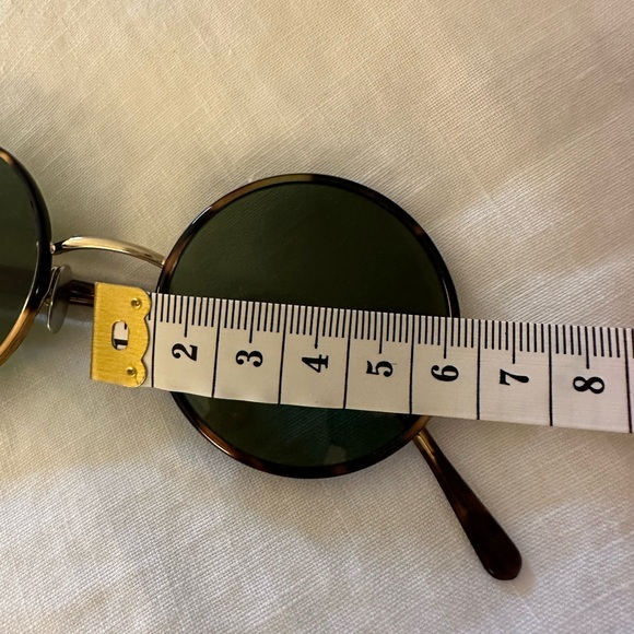 L.GR. World Round Sunglasses - Picture 4 of 4